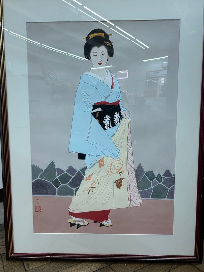 着物姿の女性の絵画