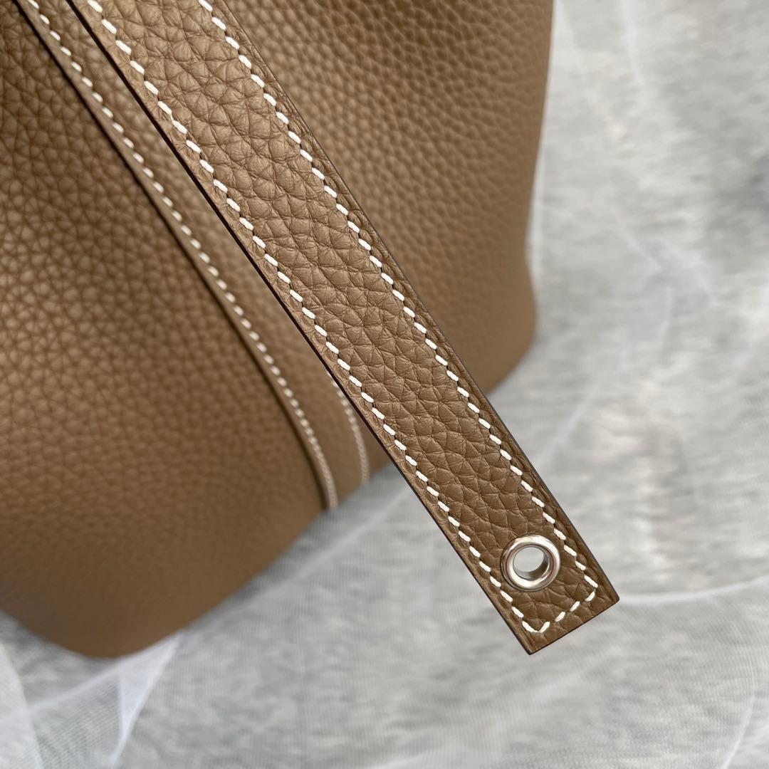 プレミアム 本革 キューブバッグ ハンドバッグ MM グレージュ シルバー金具