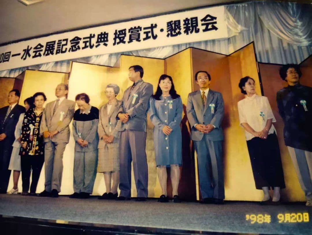 花瓶の花 油彩画 2021年作　日本一水会会員