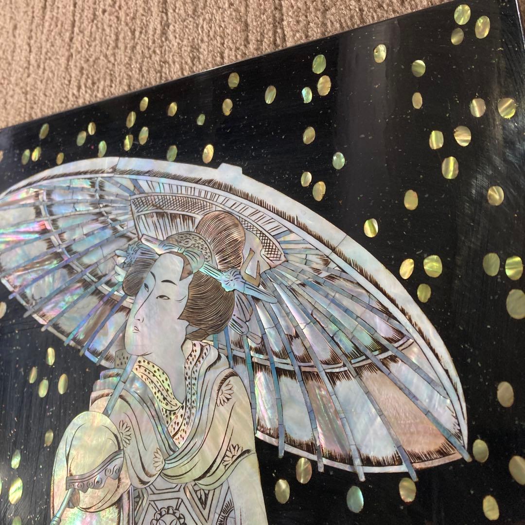希少 螺鈿 傘をさした女性 美人画 浮世絵 天然木 漆器 古画 アンティーク
