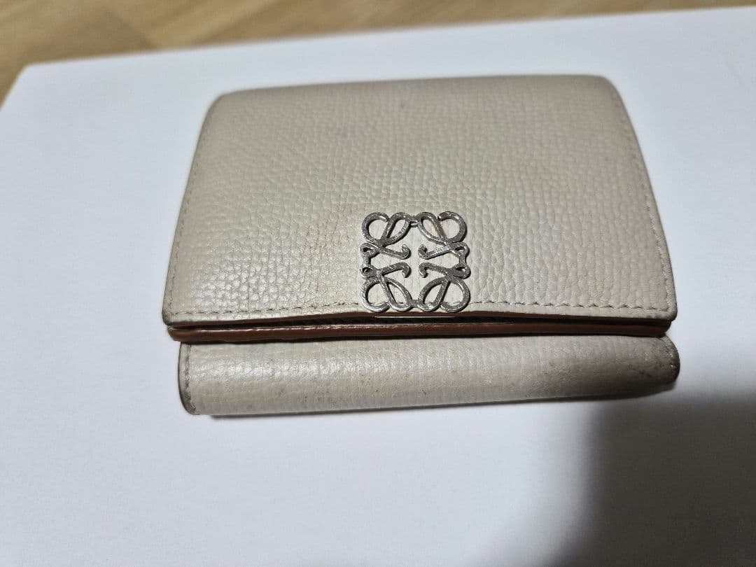 OLWE ベージュ 三つ折り財布