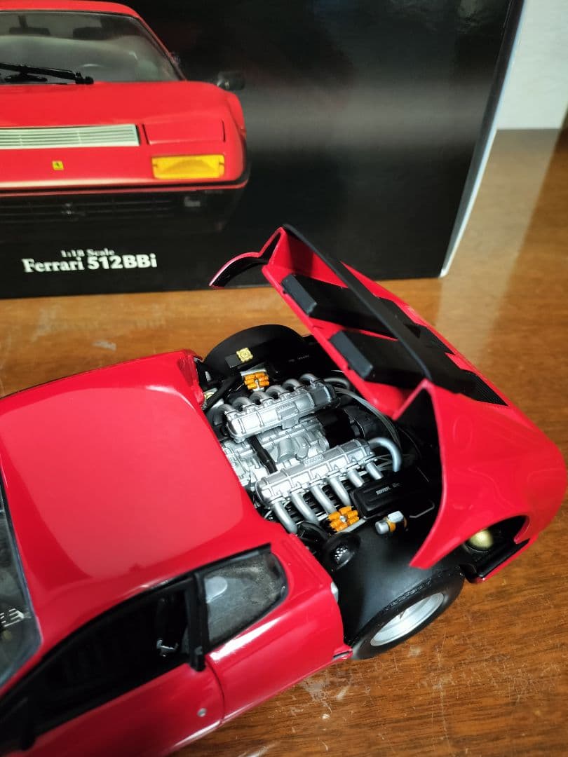 京商1/18フェラーリ512BBi 【新パッケージ】レッド