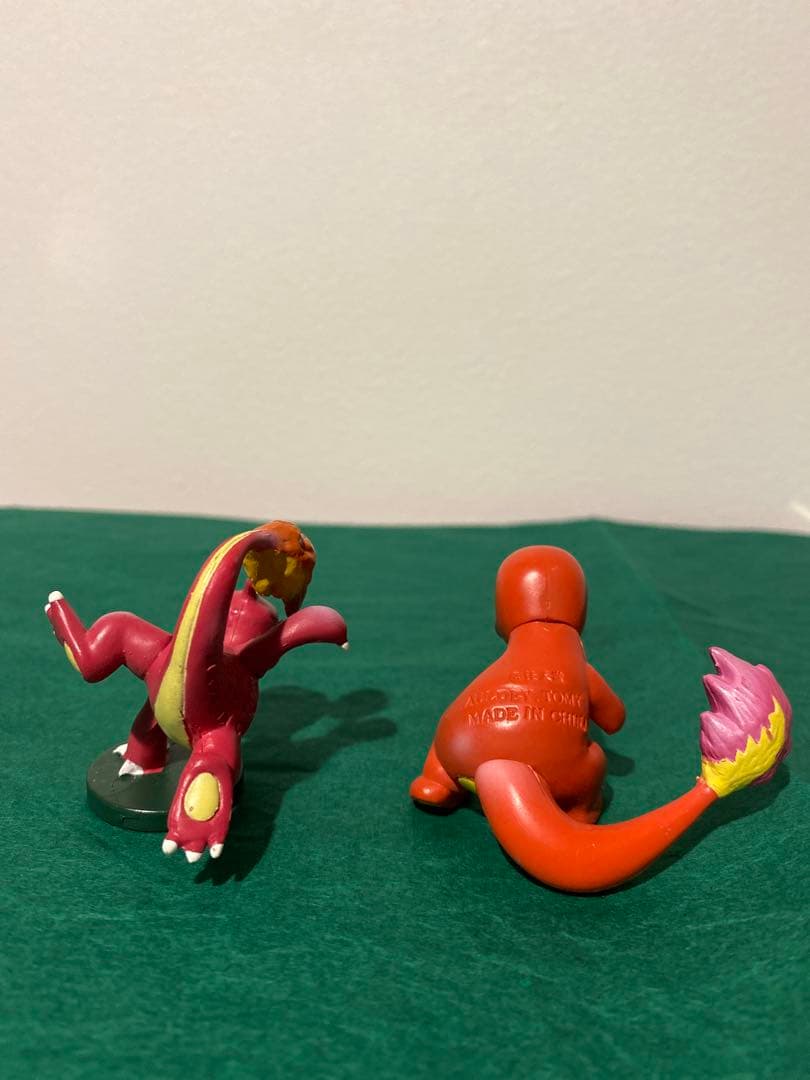 【超希少】初期 ヒトカゲ リザード 形違い モンコレ 2体 TOMY