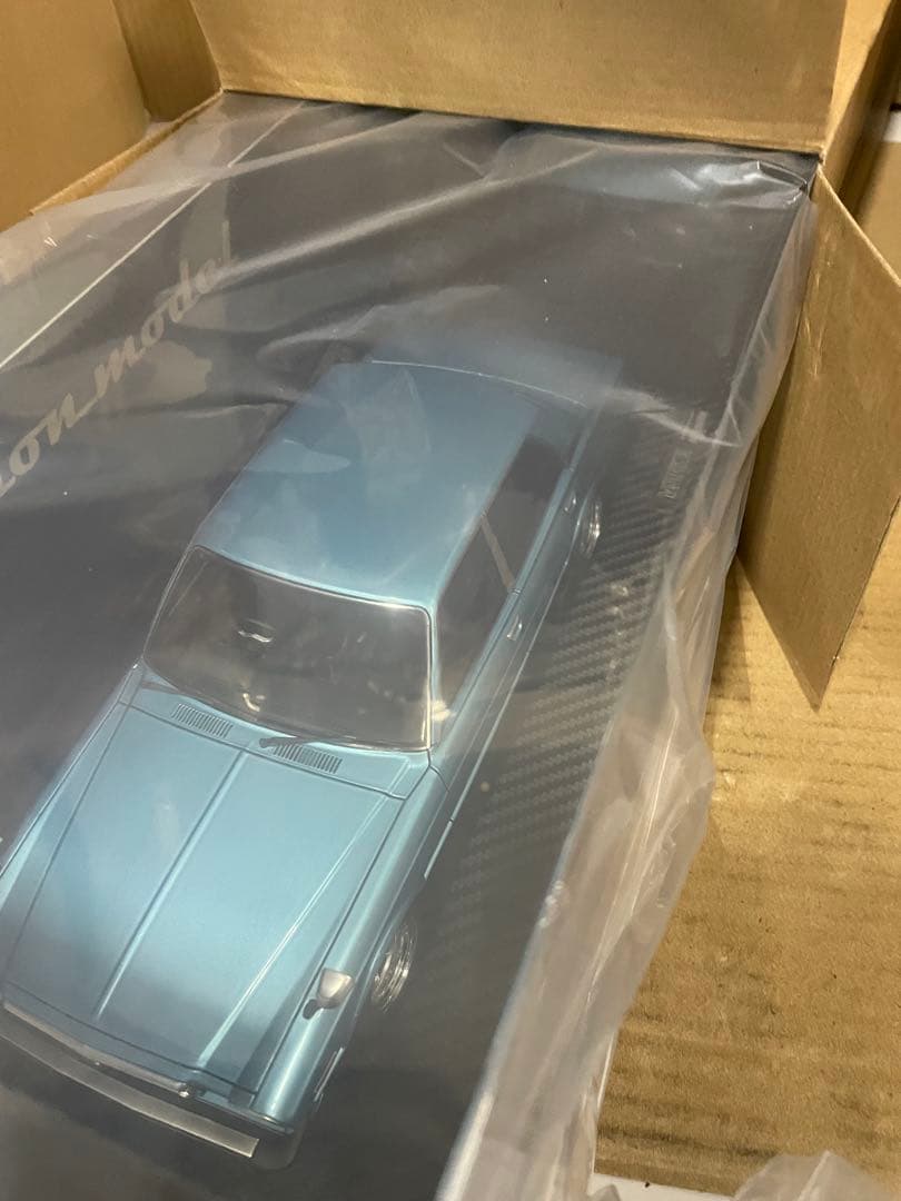 ミニカー ignition model 1/18 Light Blue llic