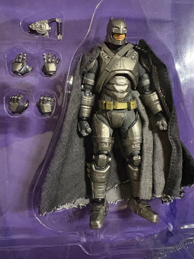 MAFEX アーマードバットマン