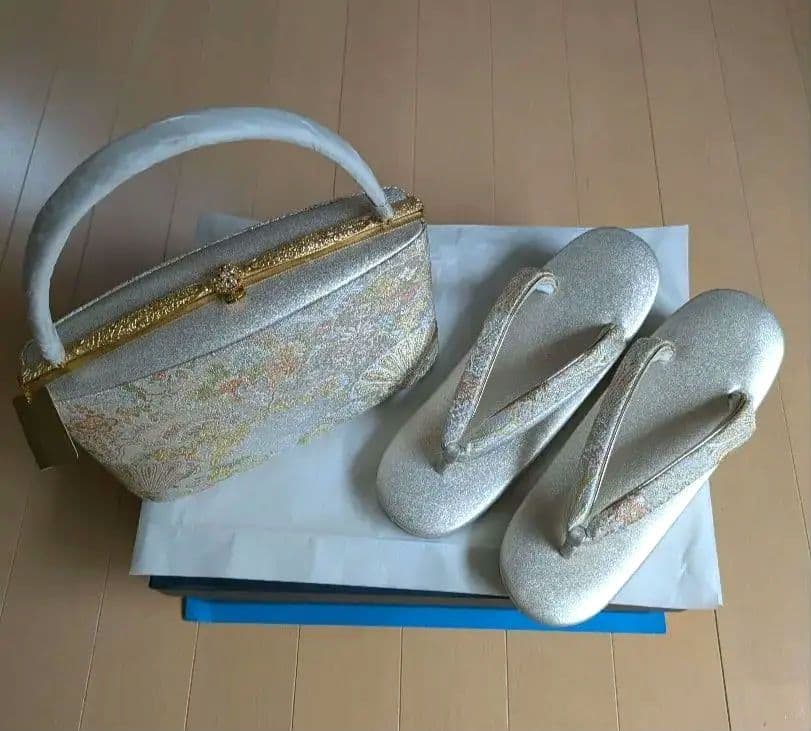 ★★いまさん★★　新品未開封　西陣織　正絹帯地　和装用バッグと草履セット