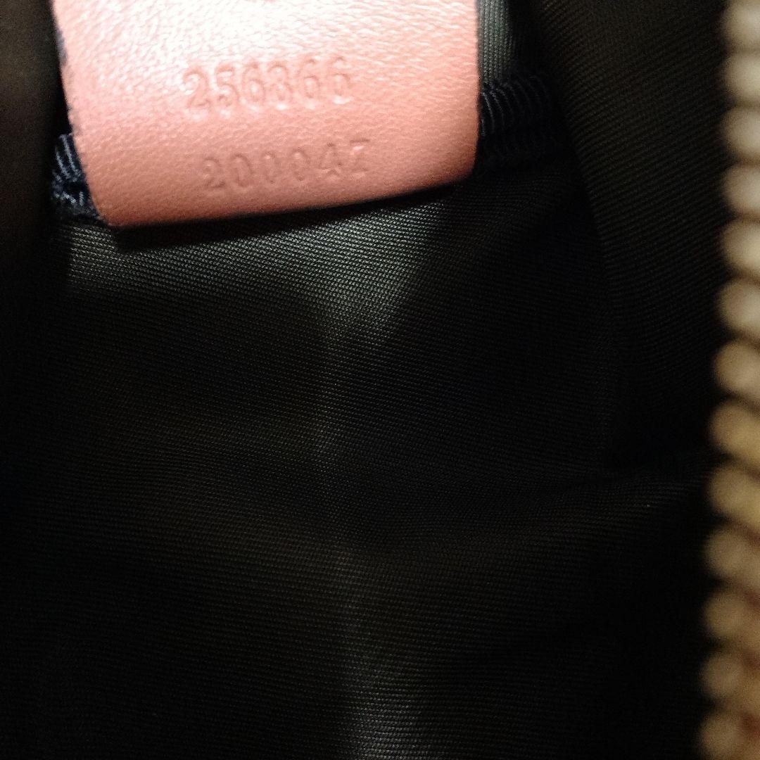 GUCCIブタさんポーチ