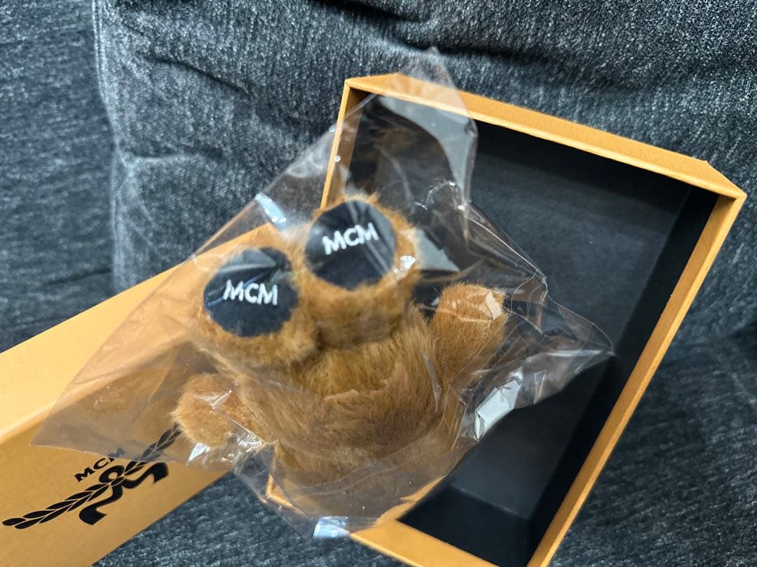 MCM・THEオリバーな犬コラボぬいぐるみキーホルダー