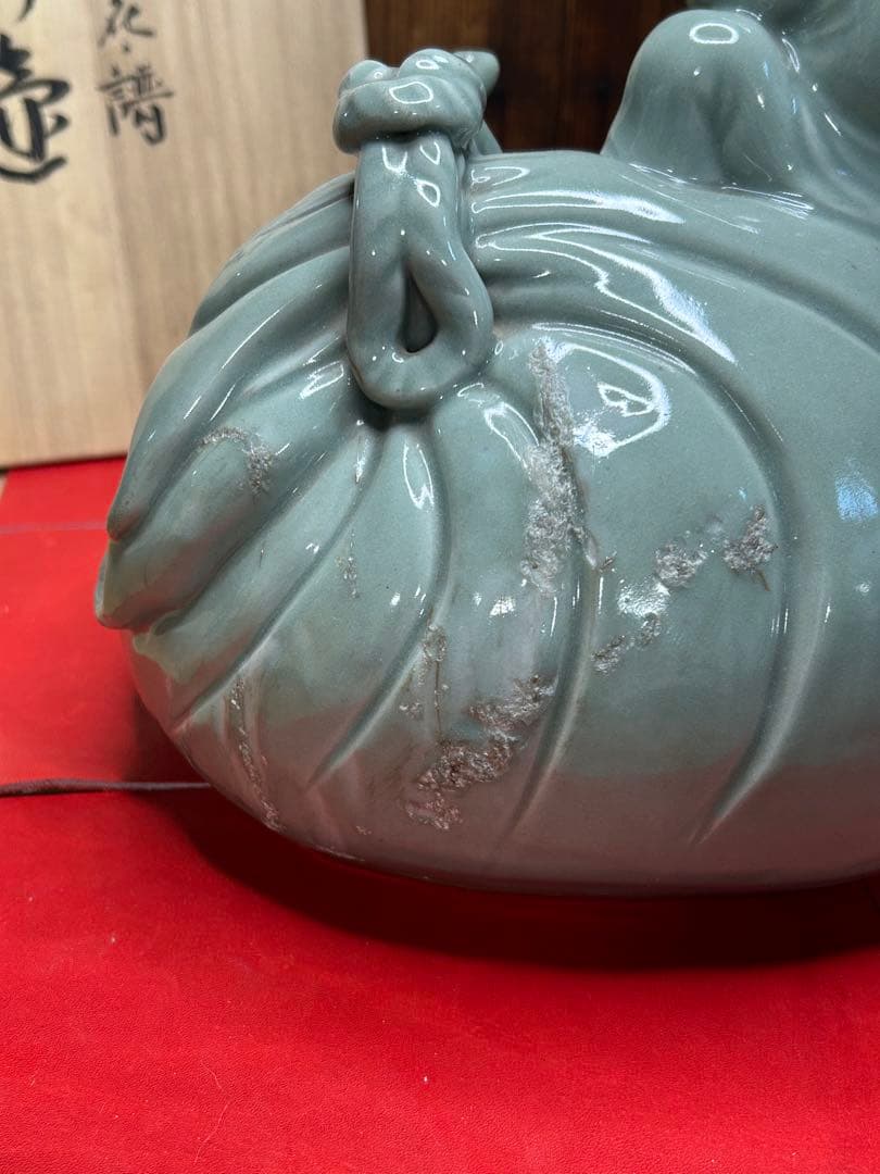 福の神と猫の陶器彫刻 九谷焼