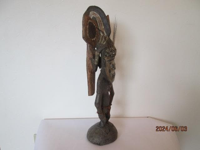 アンティーク木彫フィジー製1986年現地で購入した木彫の目と額に貝殻の植え込み