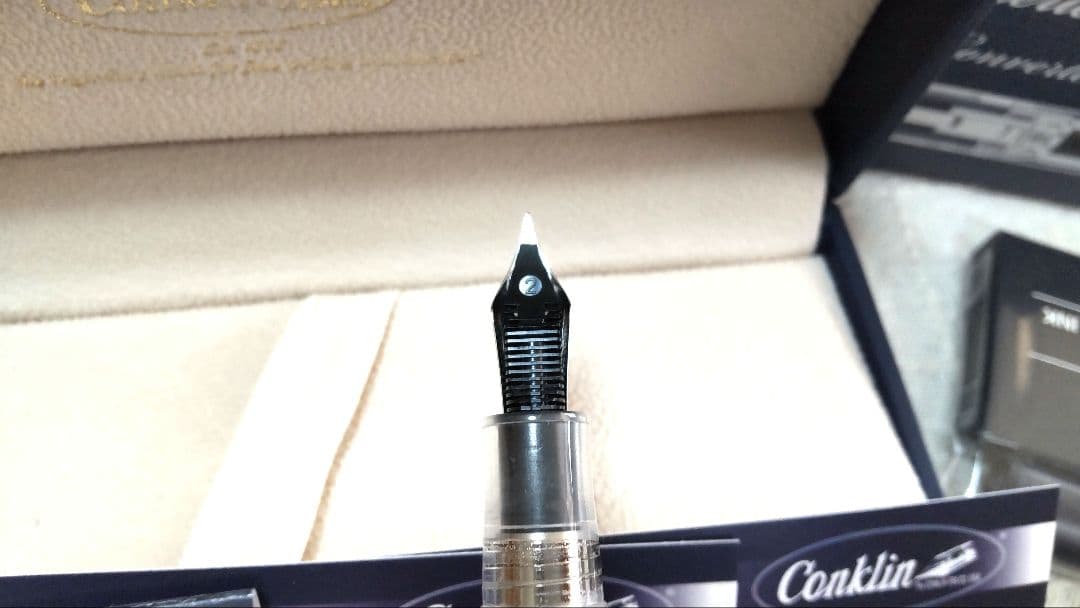 Conklin✒万年筆 オールアメリカン 　　　✒透明軸×シルバー/EF 極細✒