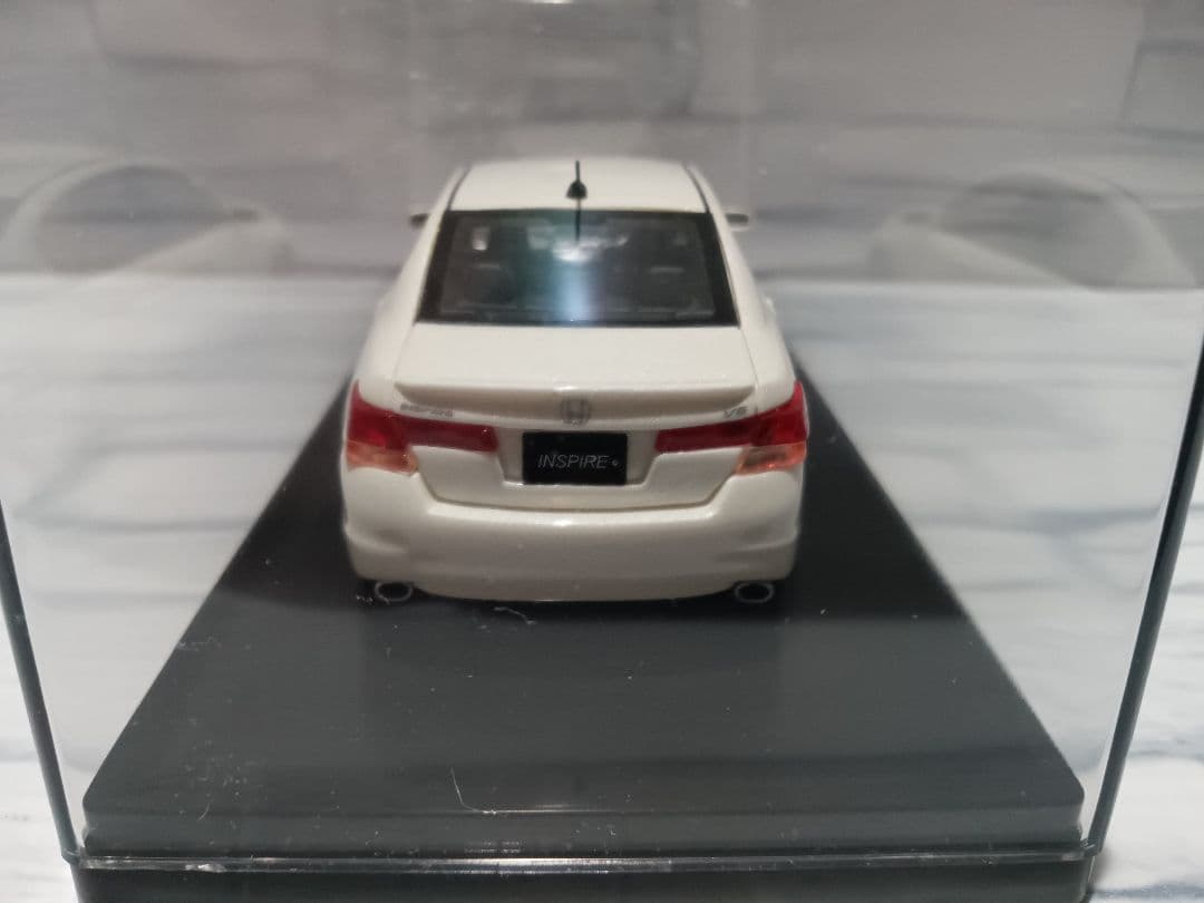 1/43 ホンダ　インスパイア　ミニカー　プレミアムホワイトパール