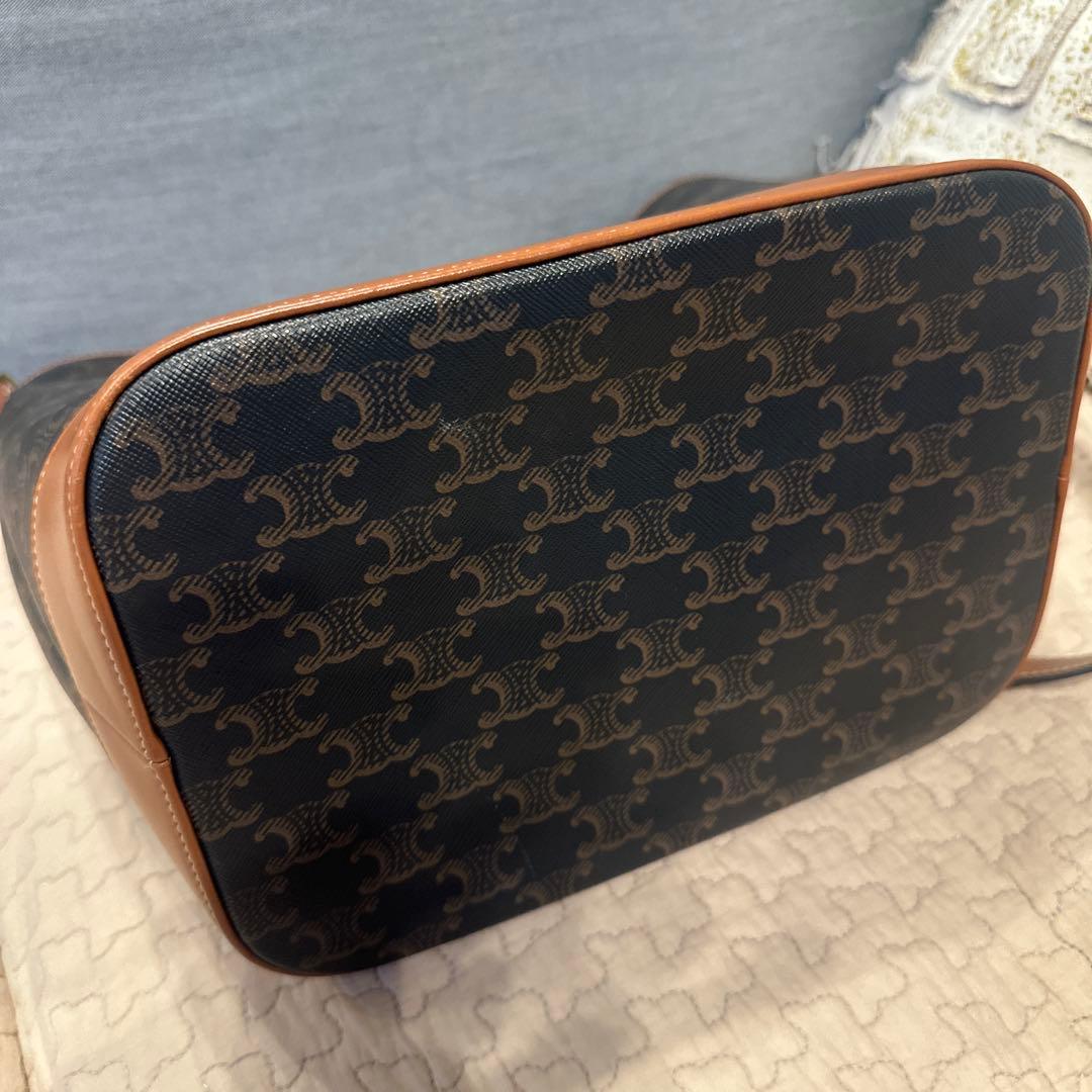 CELINE ミディアム バケット バッグ　トリオンフ