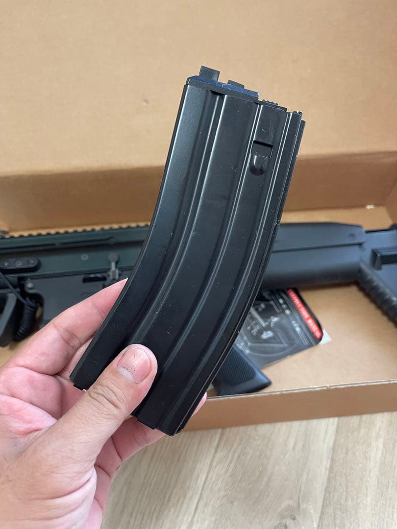 we-tech ガスガン　スカーＬ