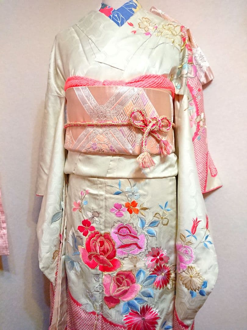 個性派振袖フルセットセミアンティーク振袖袋帯二点セット 総刺繍振袖 薔薇柄