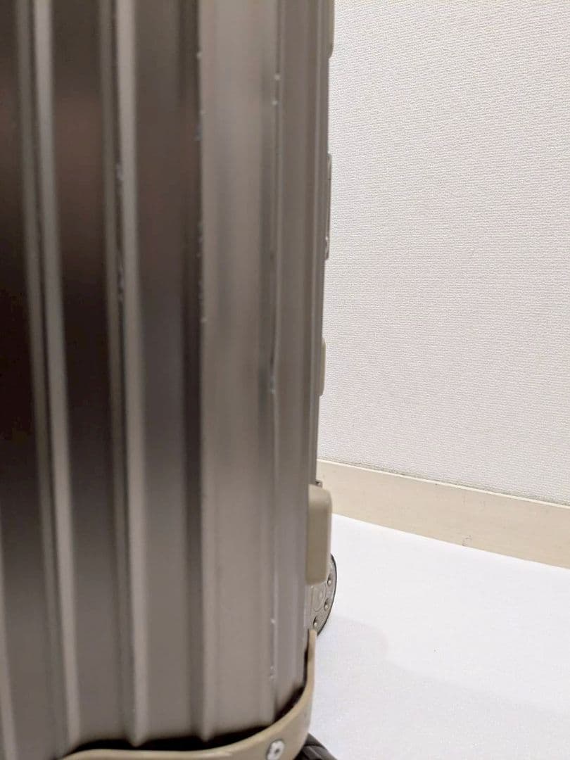 リモワ トパーズ TOPAS 45L 4輪 RIMOWA チタニウム