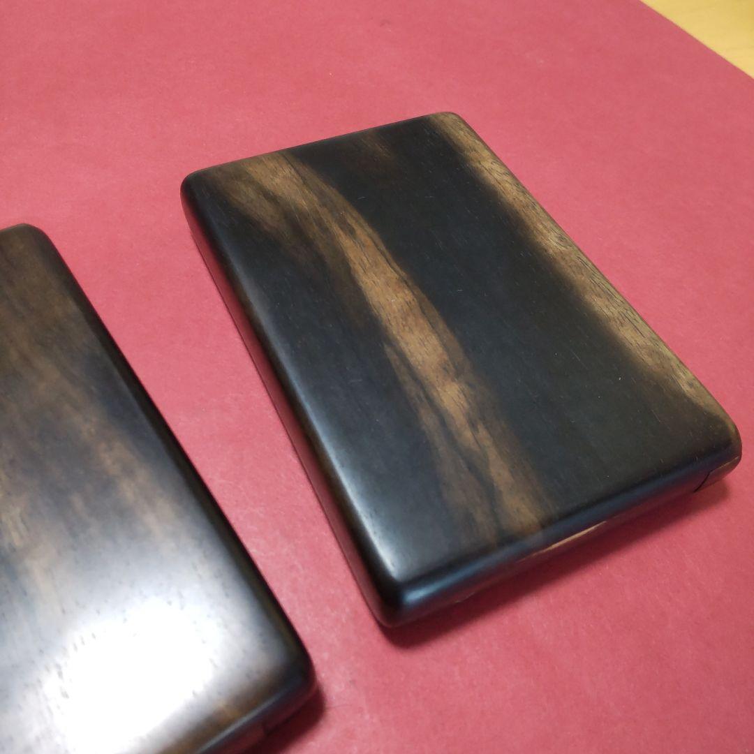 『brown』のどっしりした雰囲気の極上黒柿の名刺入れ 2個