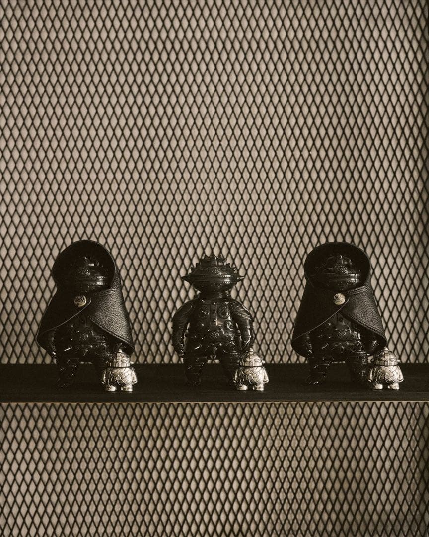 CALEE コラボ　ともだち初号機　ソフビ　本革レザーマント