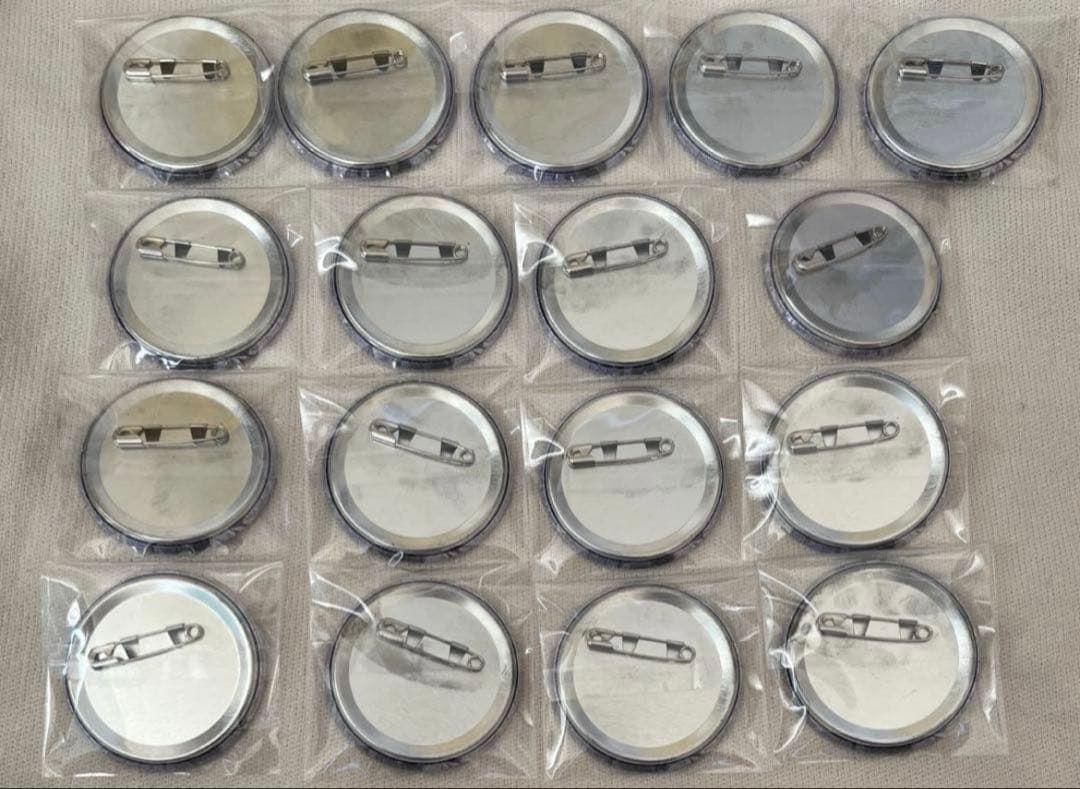 はむ　まふゆ宝石　ホログラム缶バッジ