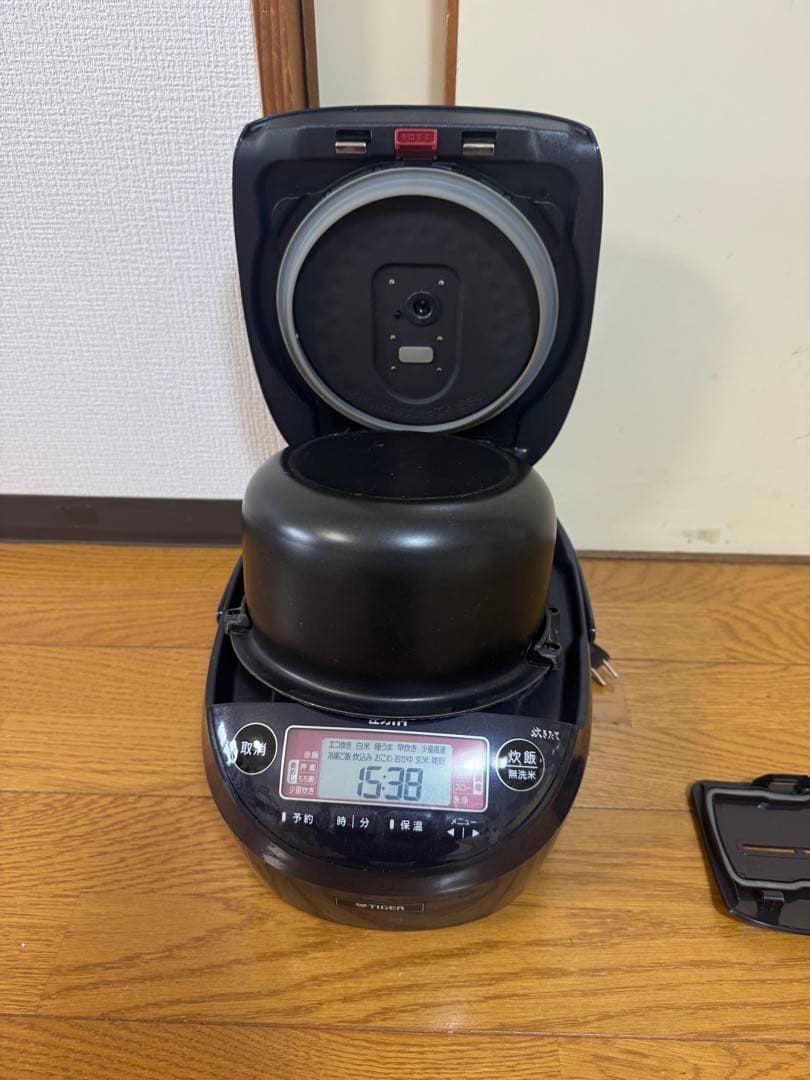 タイガー炊飯器 5.5合炊き JPK-10SC 2022年製