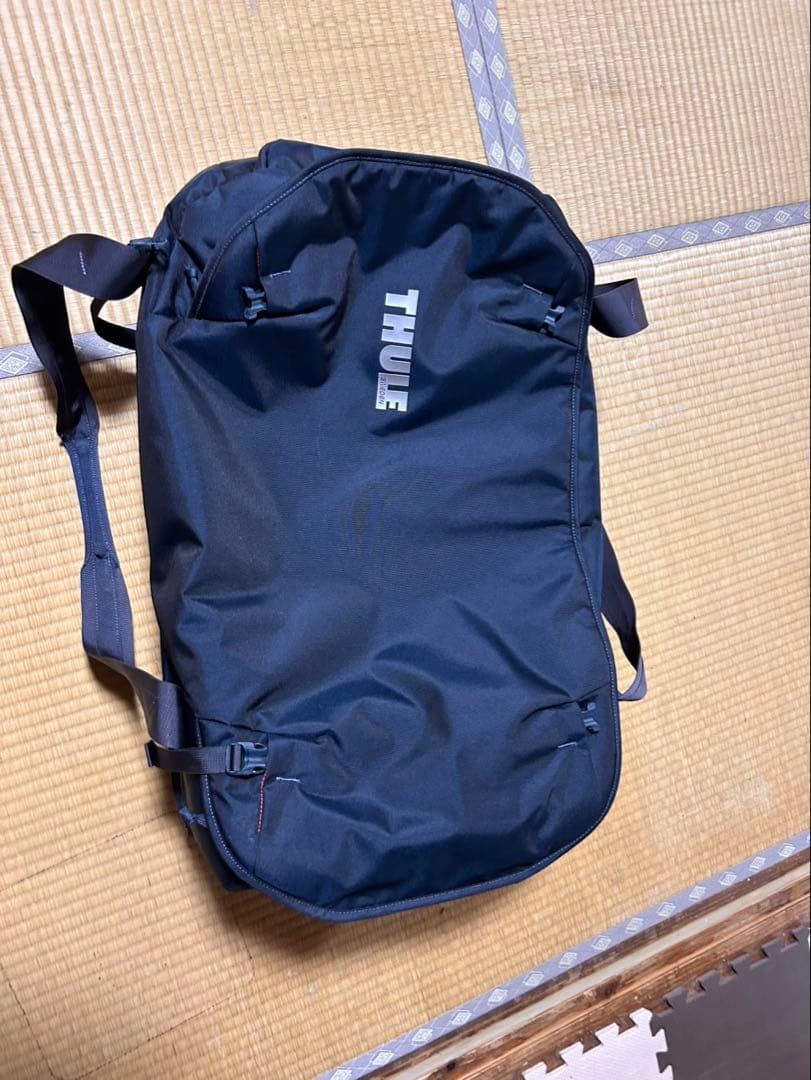 美品　スーリー Thule スーツケース キャリーバッグ メンズ
