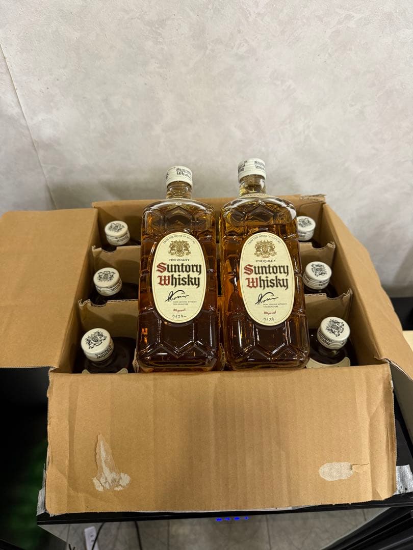 h*)様 白角　Suntory Whisky 700ml 12本入り