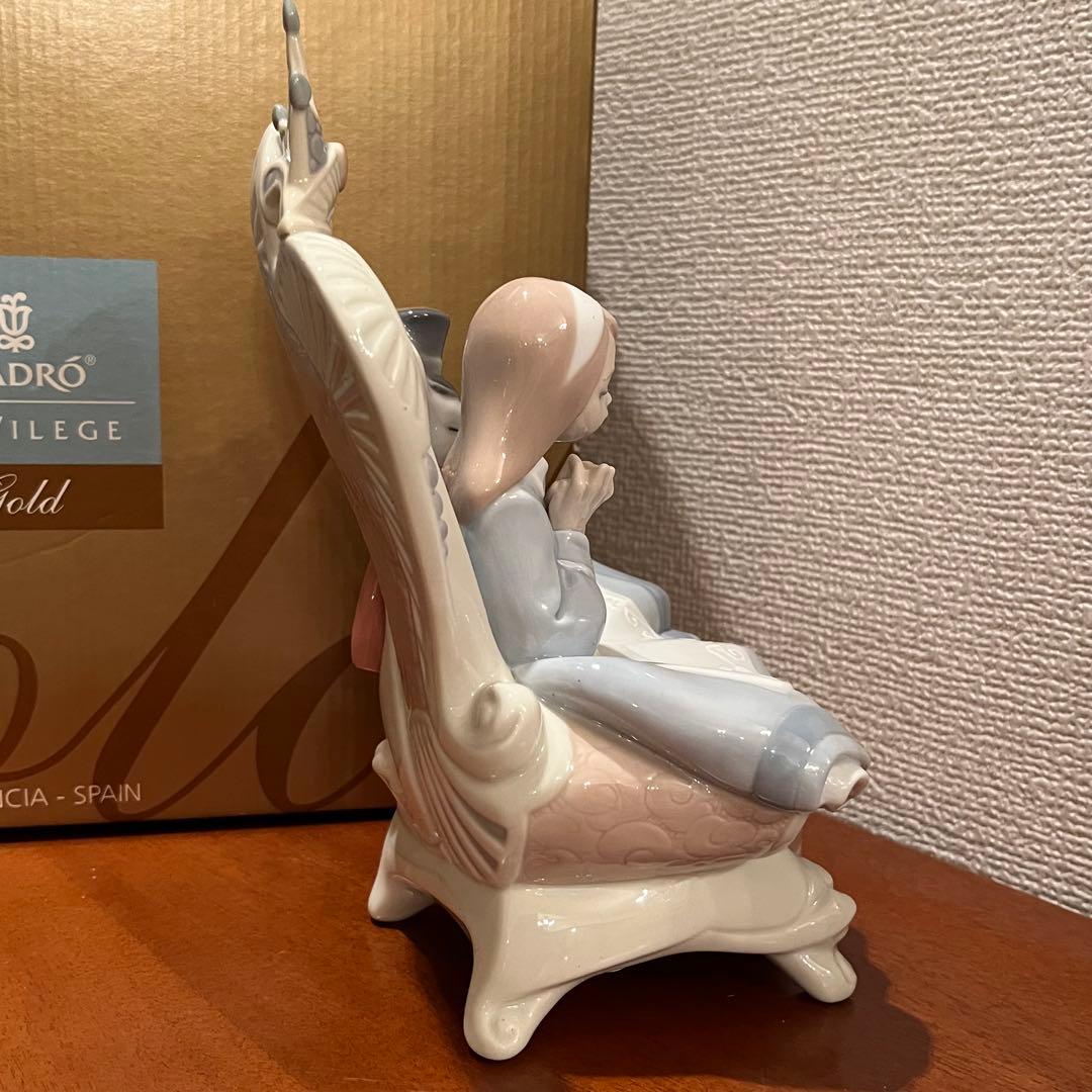 希少　新品　未使用　不思議の国のアリス　リヤドロ　陶器　人形　置物　箱入り