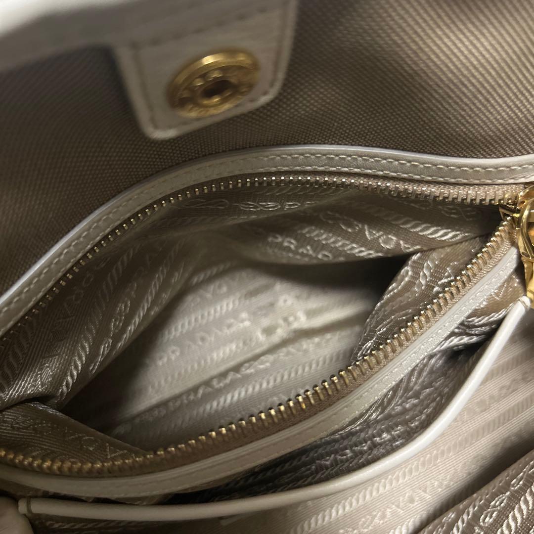 PRADA グレー キャンバス ハンドバッグ