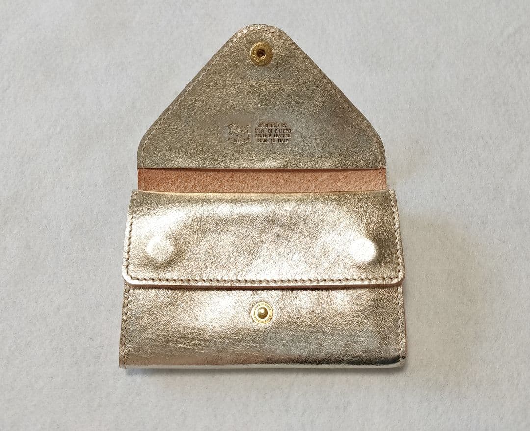 【新品】イルビゾンテ 二重フラップ ケース カード入れ プラチナ ゴールド