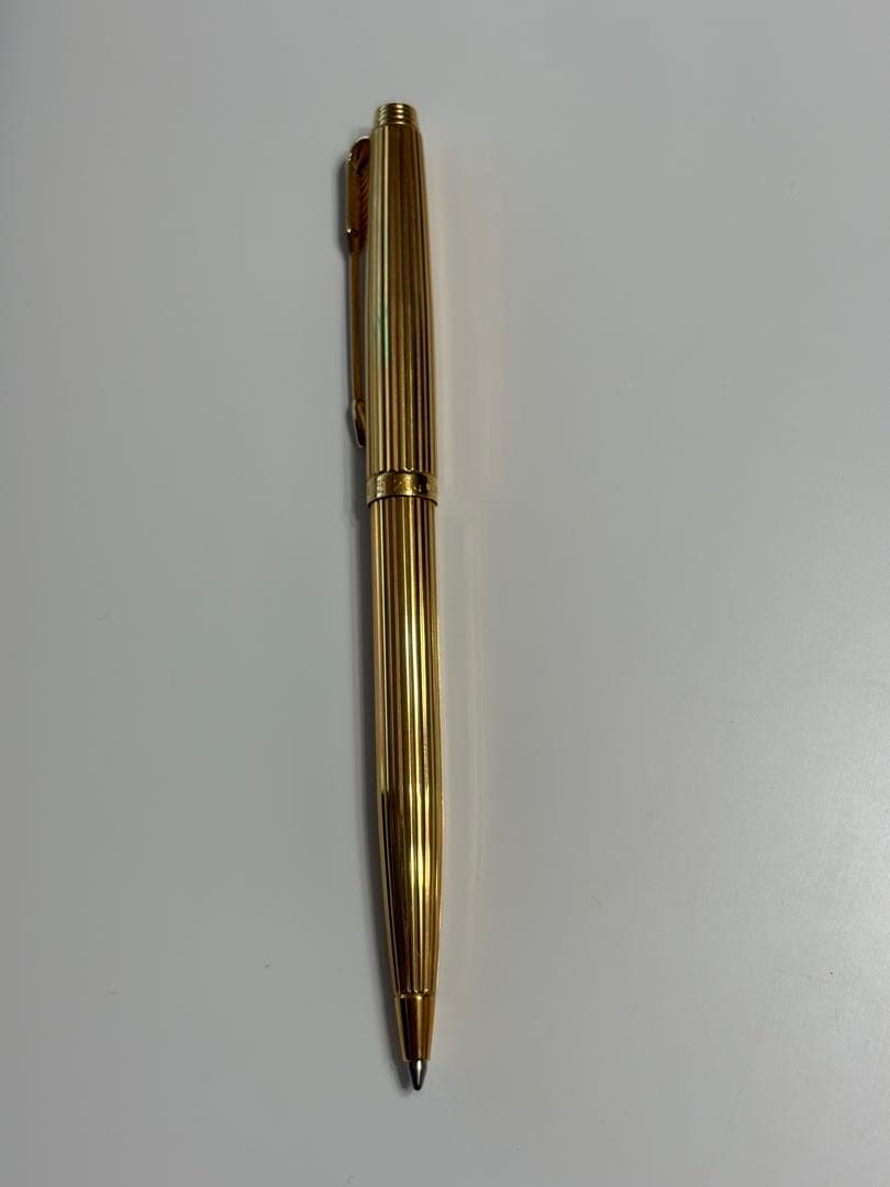 Parkerのゴールドの万年筆とボールペン