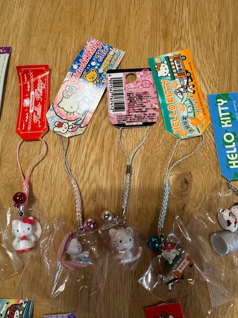 T*a様 ハローキティ 根付セット ３８＋1 ご当地限定品多数　おまけ付き