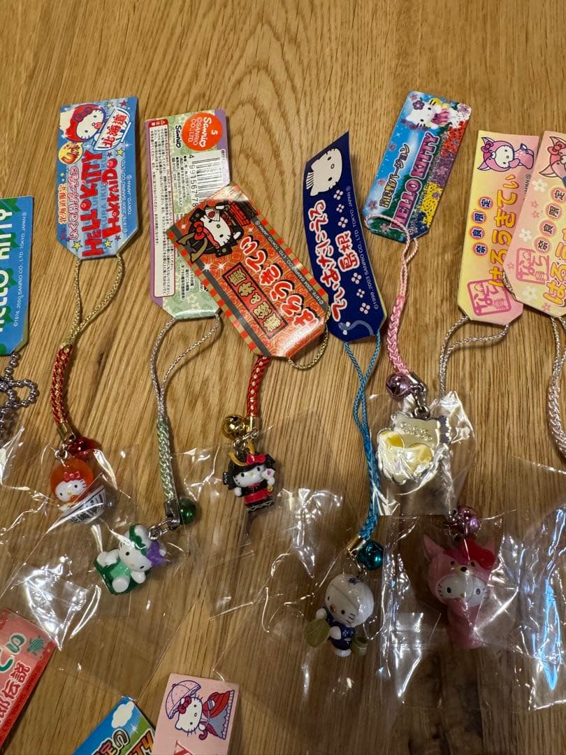 T*a様 ハローキティ 根付セット ３８＋1 ご当地限定品多数　おまけ付き