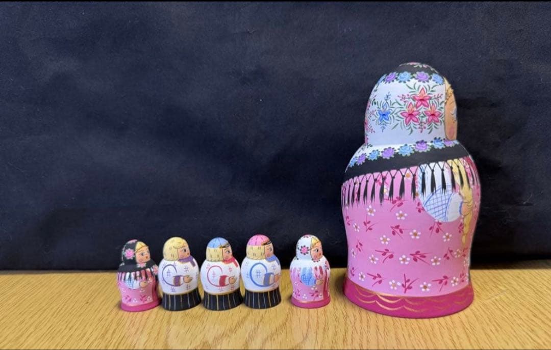 新品　ロシア　アーティスト　ダリア　ミッチィナ作品。マトリョーシカ。6体。