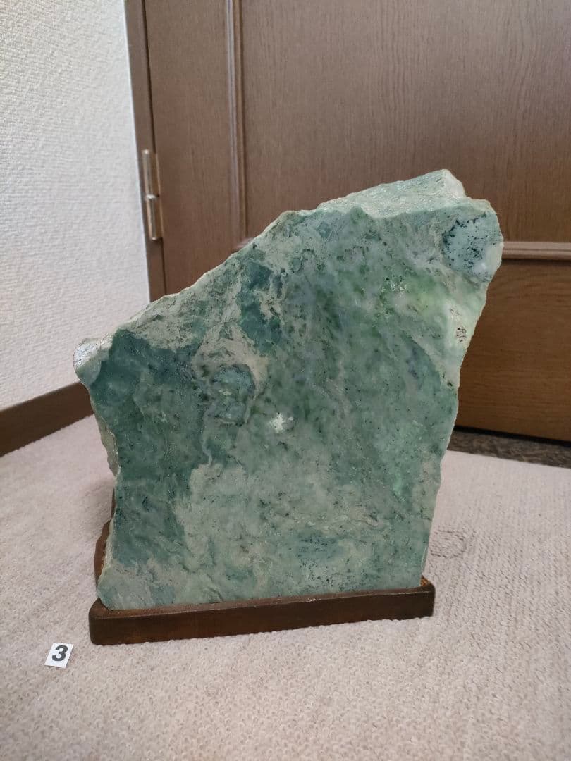 大型逸品！【日高翡翠】極上１７kg 原石 鑑賞石 天然石 標本石 国産鉱物