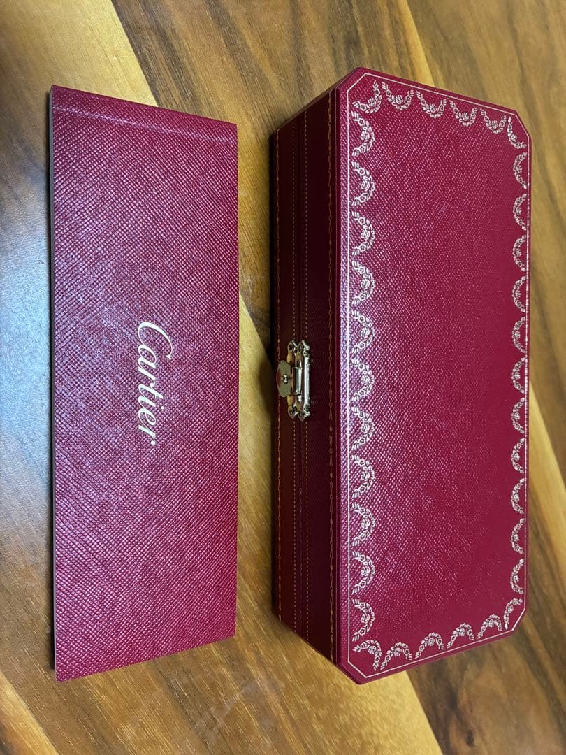 Cartier ボールペン 黒　サファイア