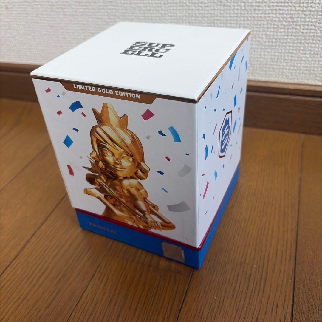【希少非売品】クラロワ プリンセスフィギュア ＋スーパー魔法の宝箱バッジ