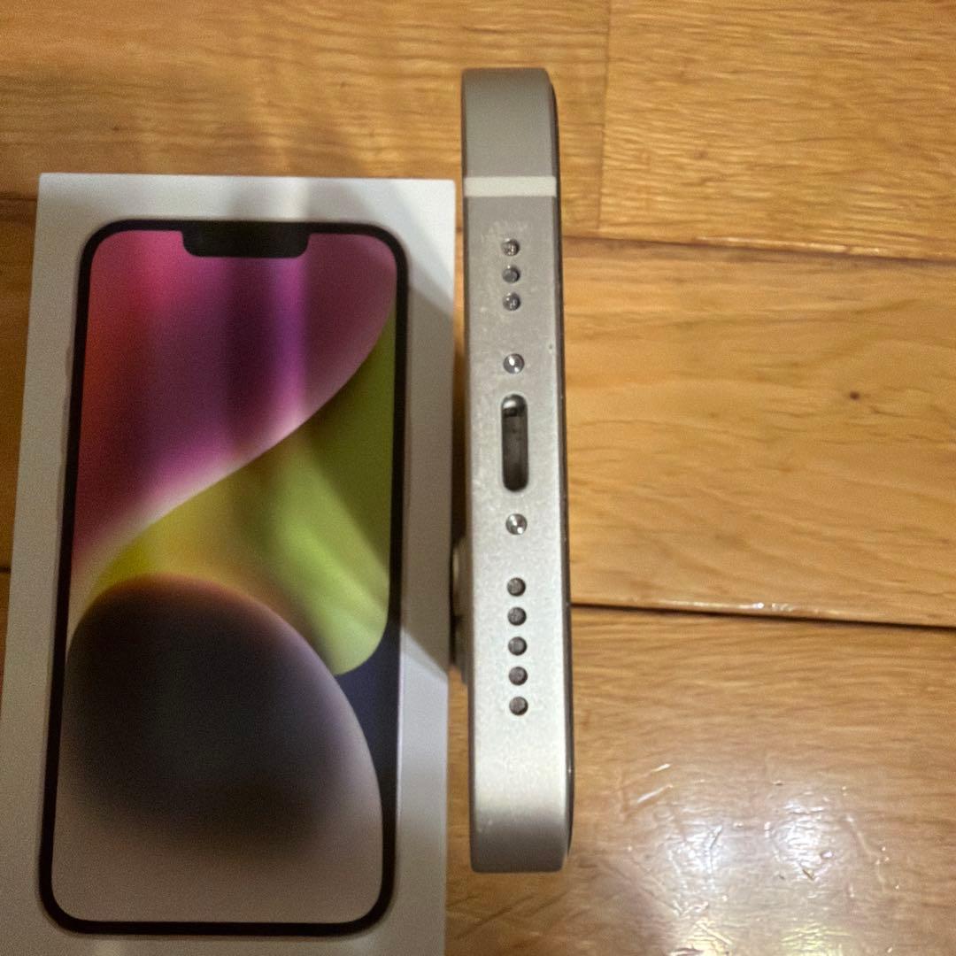 Apple iPhone 14 スターライト本体 充電ケーブル付き　SIMフリー