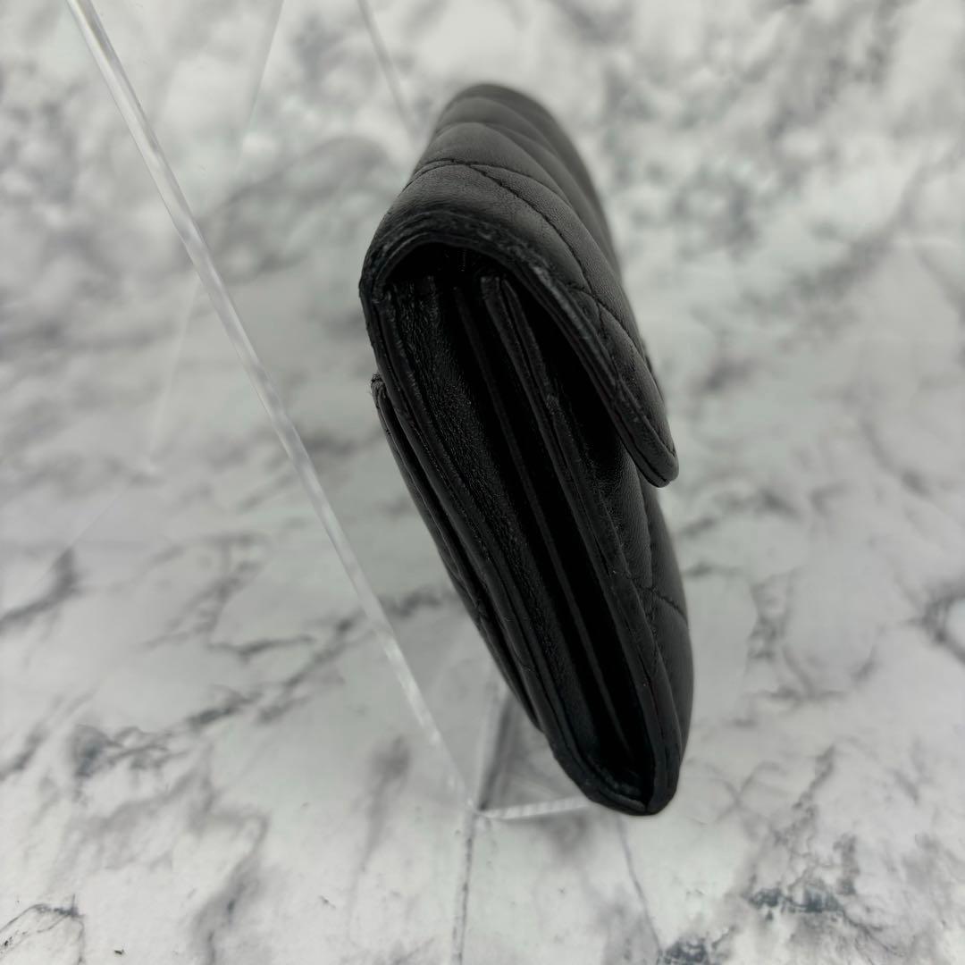 74 CHANEL ケース　マトラッセ　ラムスキン