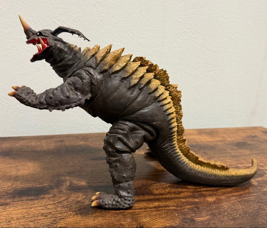 ネロンガ　単品