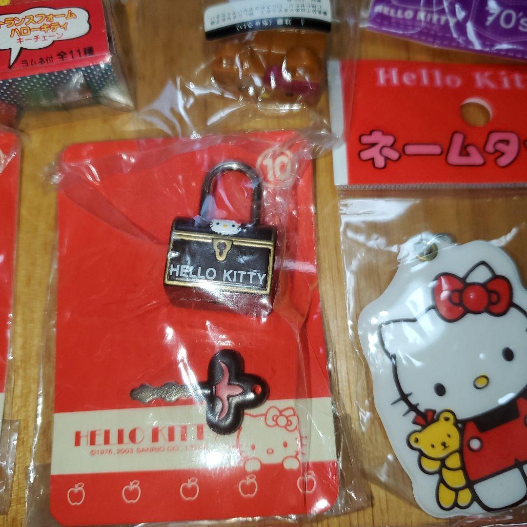 平成レトロ　平成女児　サンリオ　キティ　ノベルティ缶バッジ　キーホルダー　セット
