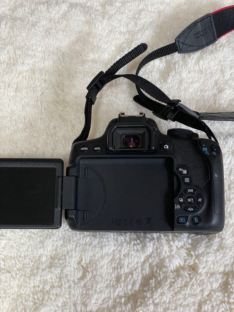 Canon EOS Kiss X8i ボディ 単焦点レンズ　動作確認済み