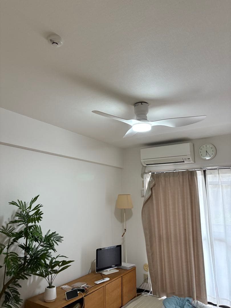 シーリングファン ライト　fisso ホワイト （買ったばかり）