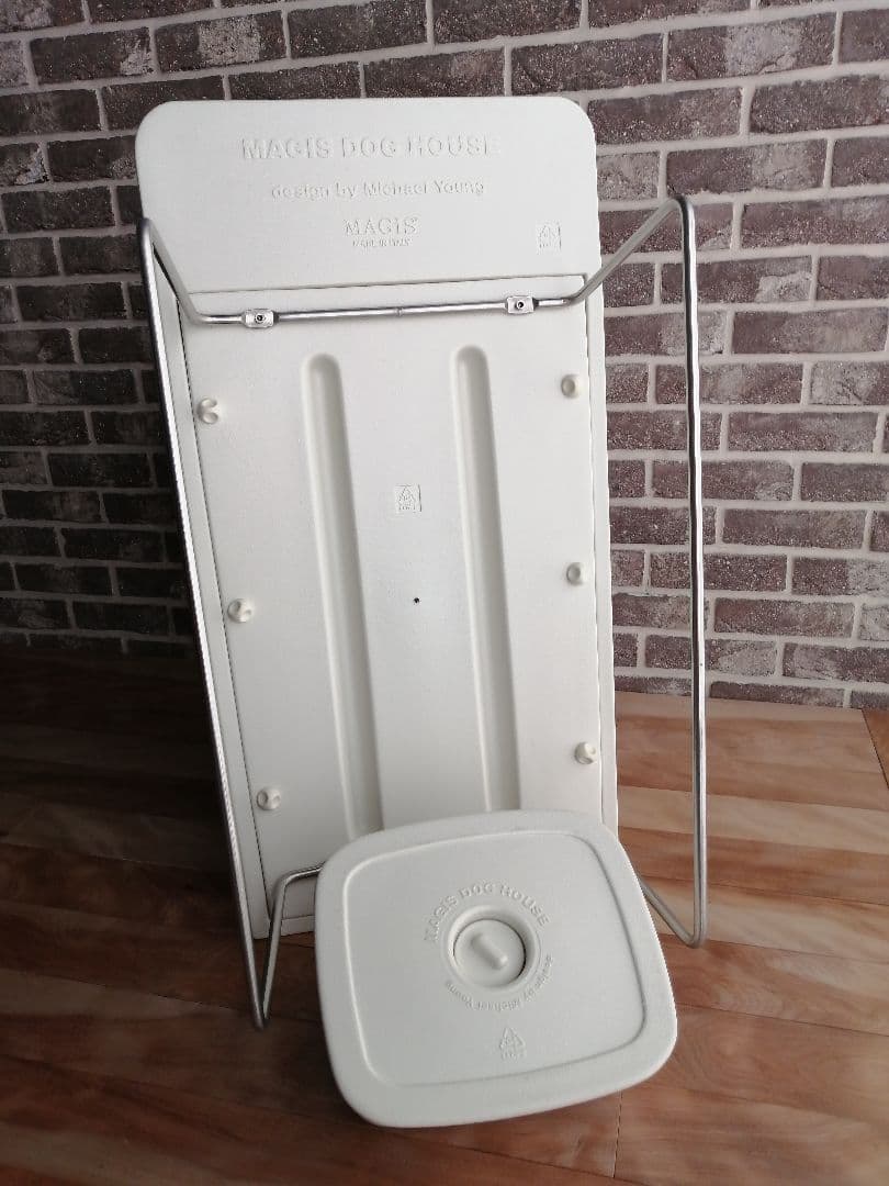 未使用　DOG HOUSE　白 イタリア　マジス社