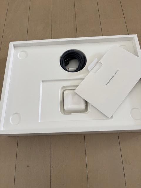 美品MacbookAir M2 2022 13” 8GB・512GBミッドナイト