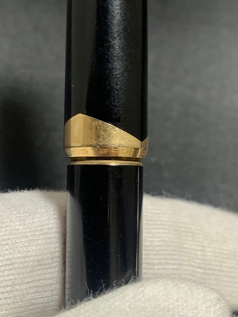 k*n様 Montblanc 万年筆 黒