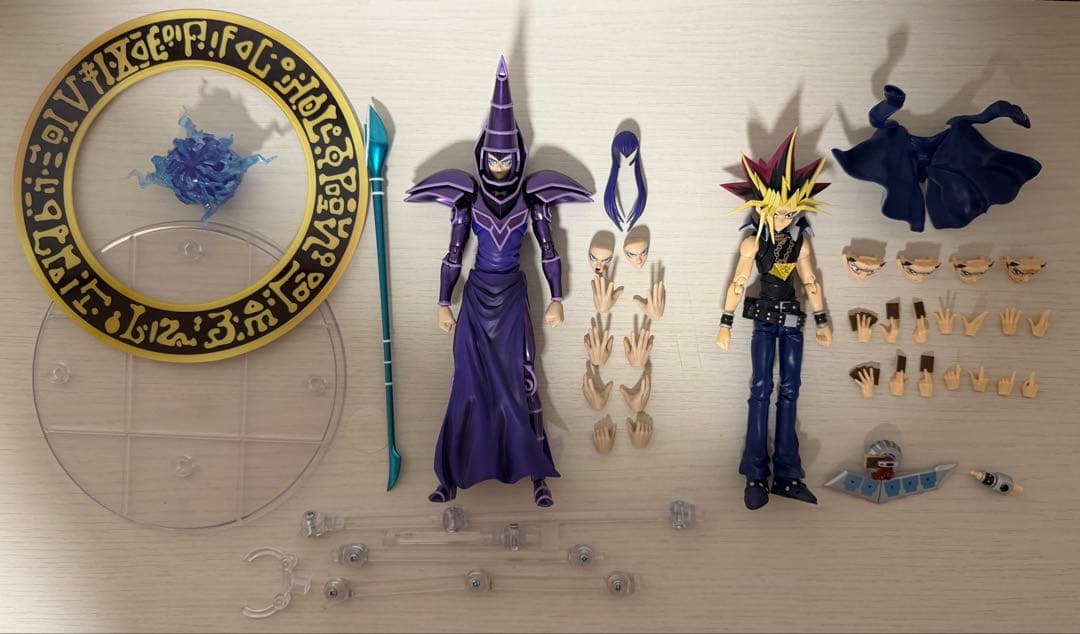 遊戯王　S.H.Figuarts 闇遊戯　ブラックマジシャン