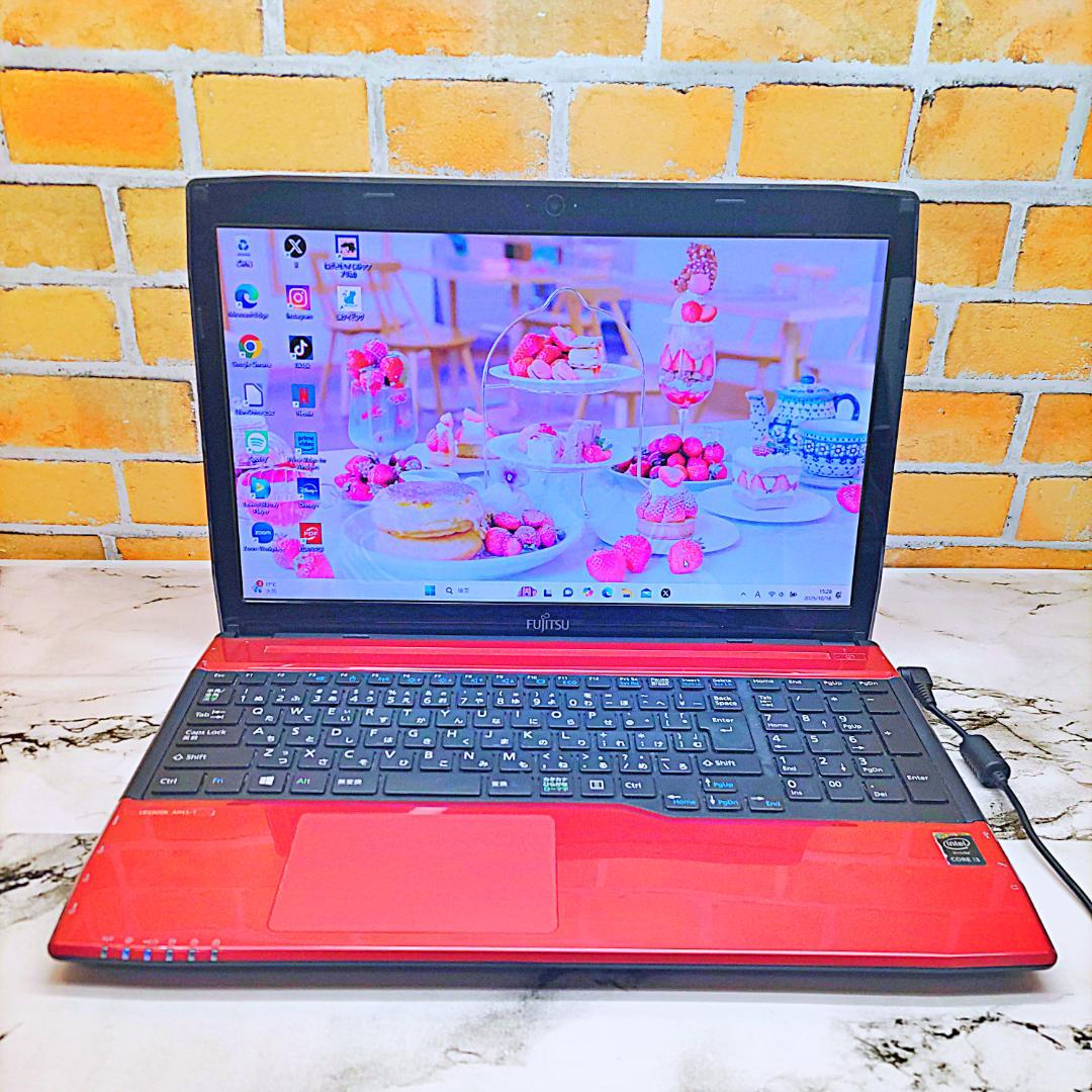 お手頃価格ノートパソコン❤️爆速SSD☘️Blu-ray・メモリ８G❣️i3搭載