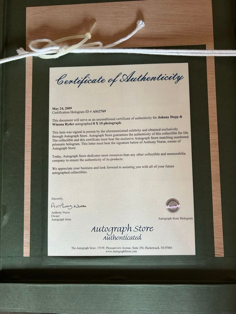 ジョニー・デップ(シーザー・ハンズ)直筆サイン入りフォトオートグラフ