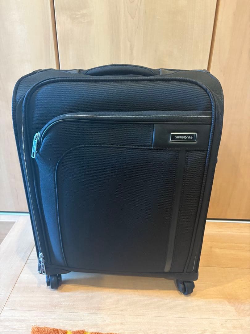 Samsonite ブラック キャリーケース　機内持込可