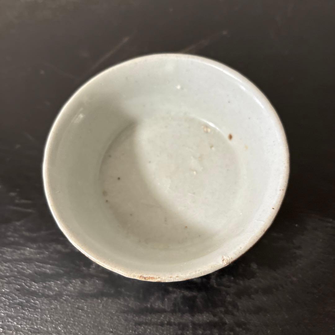李朝盃　白磁　堅手　ぐい呑み　骨董　アンティーク.古美術.骨董.酒器.韓国骨董.